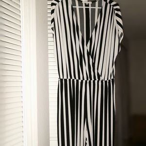 Sandra Darren black & white jumpsuit